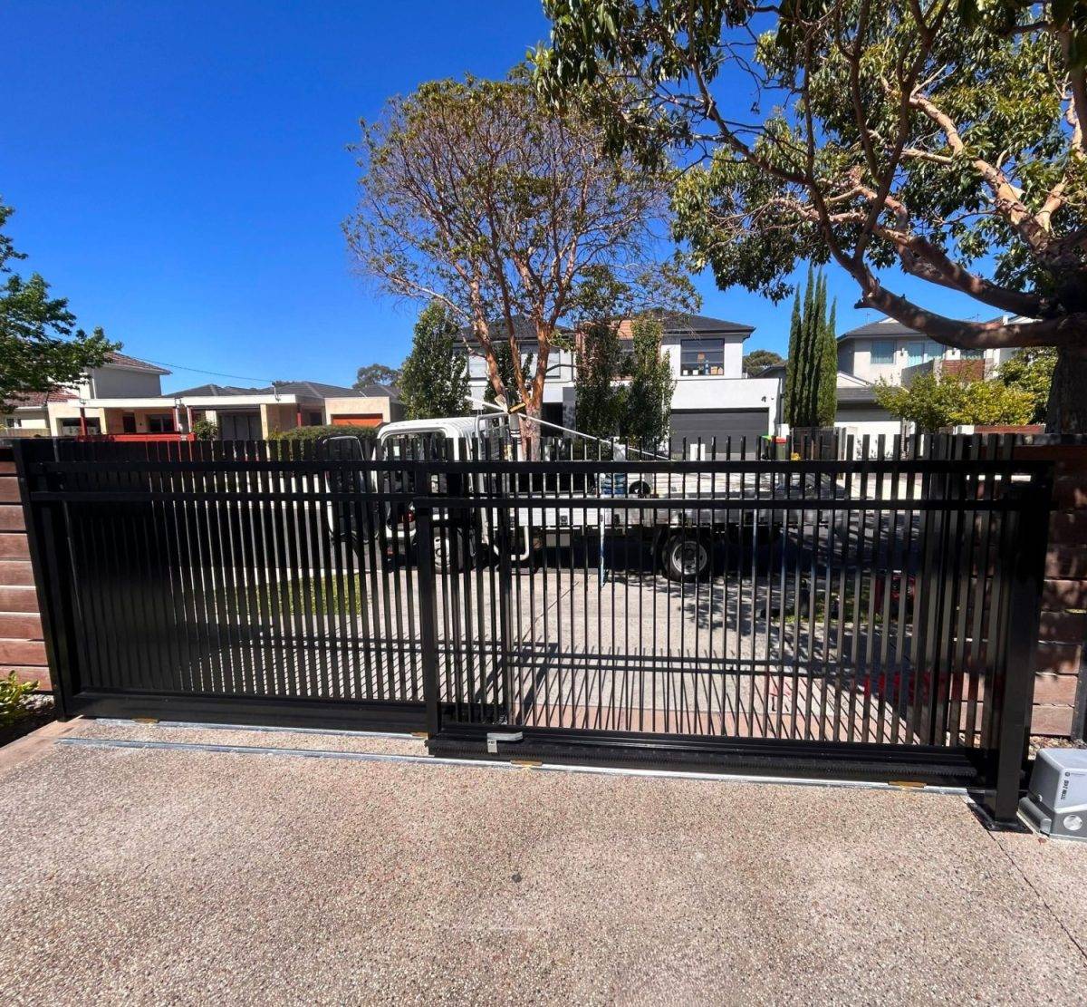 Aluminium Blade Sliding Gate